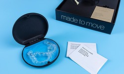 Invisalign cleaning kit